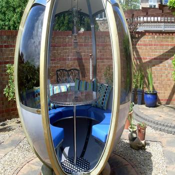 The Rotating Seater
