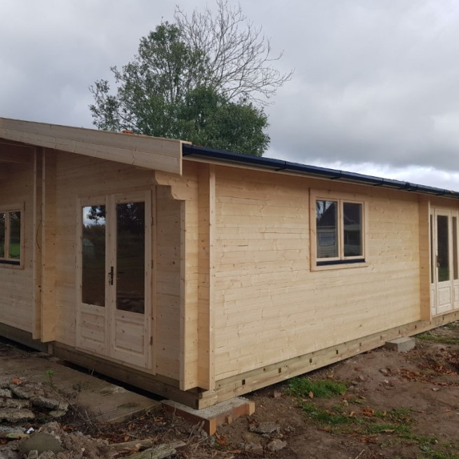 MONACO LOG CABIN