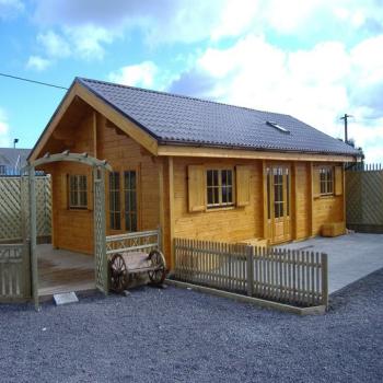 MONACO LOG CABIN