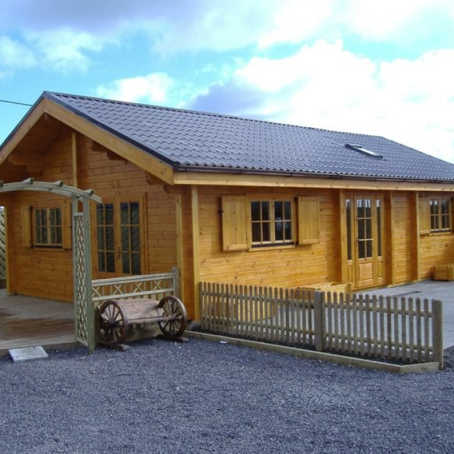 MONACO LOG CABIN
