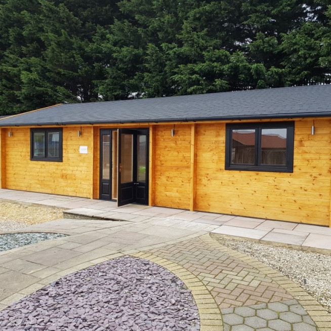 MONACO LOG CABIN