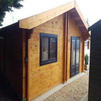 MONACO LOG CABIN
