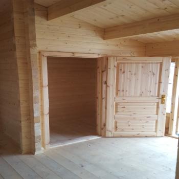 MONACO LOG CABIN