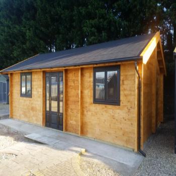 MONACO LOG CABIN