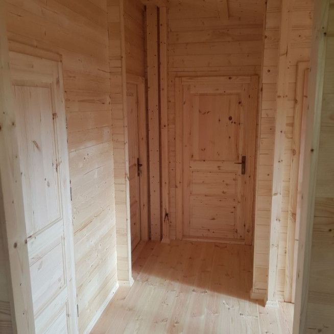MONACO LOG CABIN