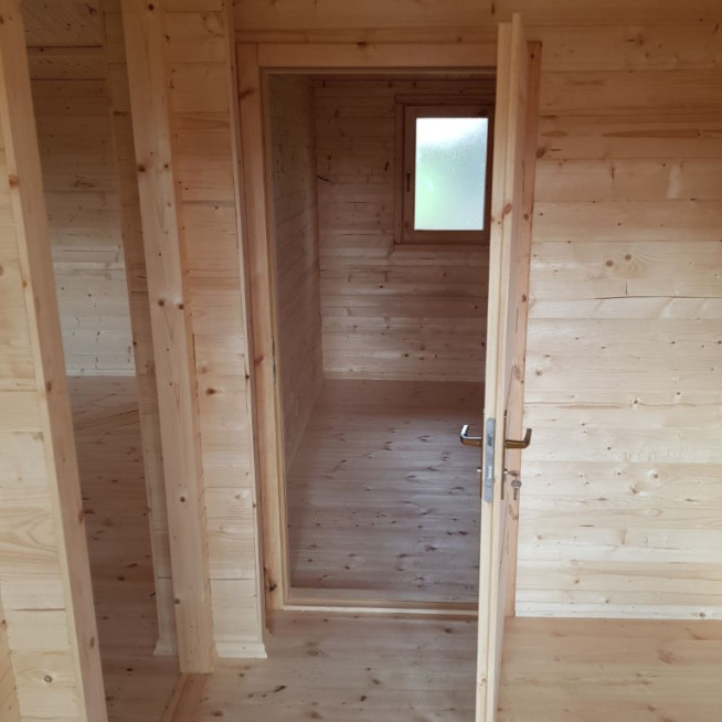 MONACO LOG CABIN