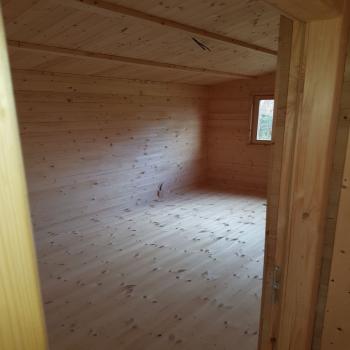 MONACO LOG CABIN