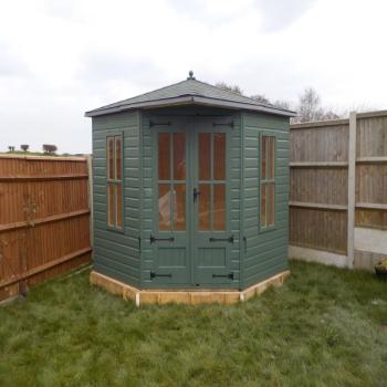 CORNER SUMMERHOUSE