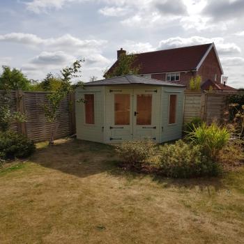 CORNER SUMMERHOUSE