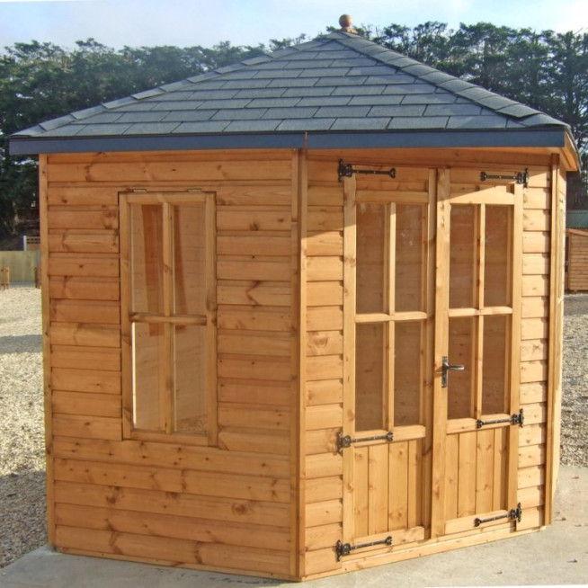 CORNER SUMMERHOUSE