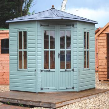 CORNER SUMMERHOUSE