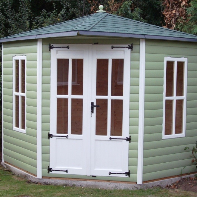 CORNER SUMMERHOUSE