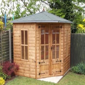 CORNER SUMMERHOUSE