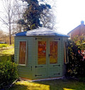 CORNER SUMMERHOUSE