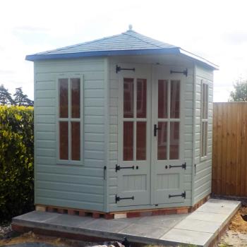 CORNER SUMMERHOUSE