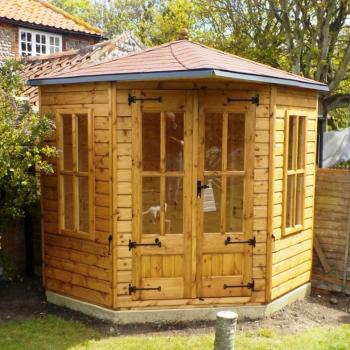 CORNER SUMMERHOUSE