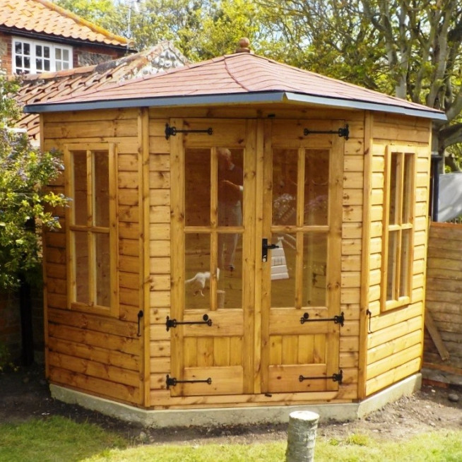 CORNER SUMMERHOUSE