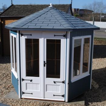 HEXAGONAL SUMMERHOUSE